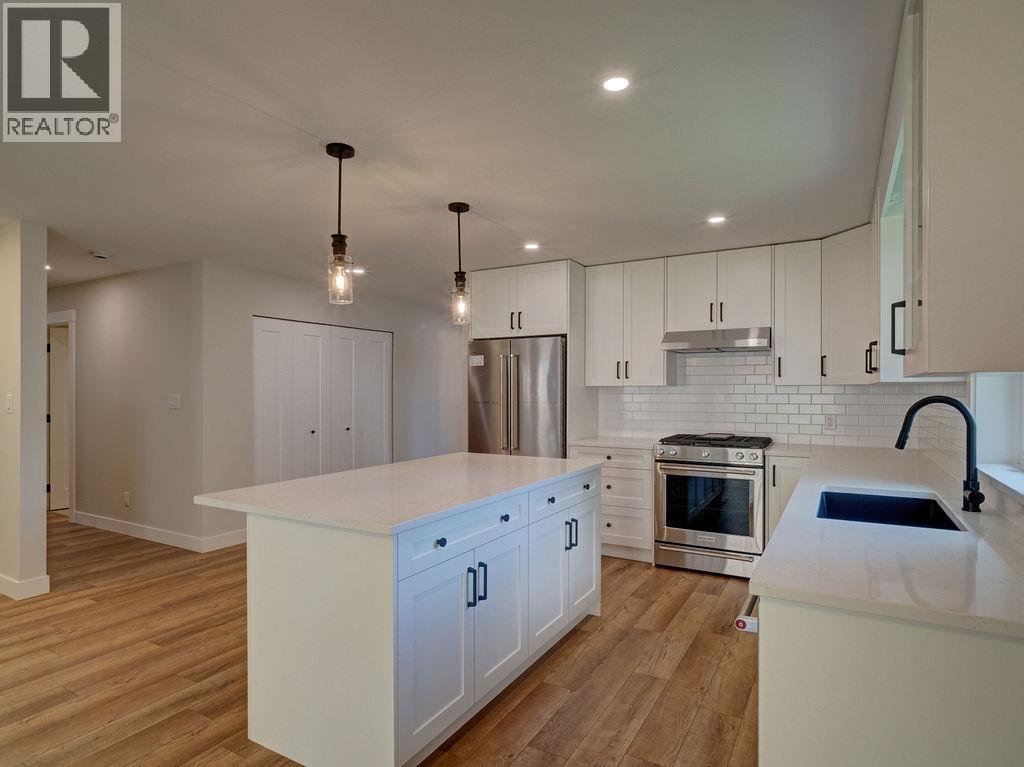 1100 CELIA CRESCENT, Gibsons