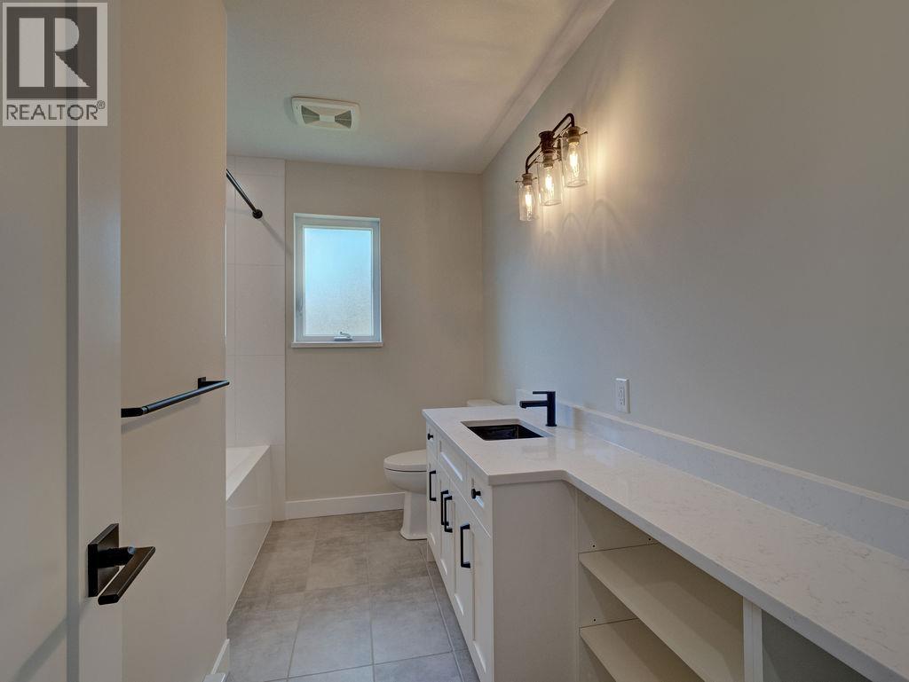 1100 CELIA CRESCENT, Gibsons