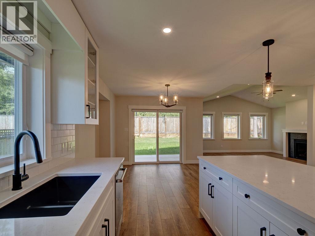 1100 CELIA CRESCENT, Gibsons