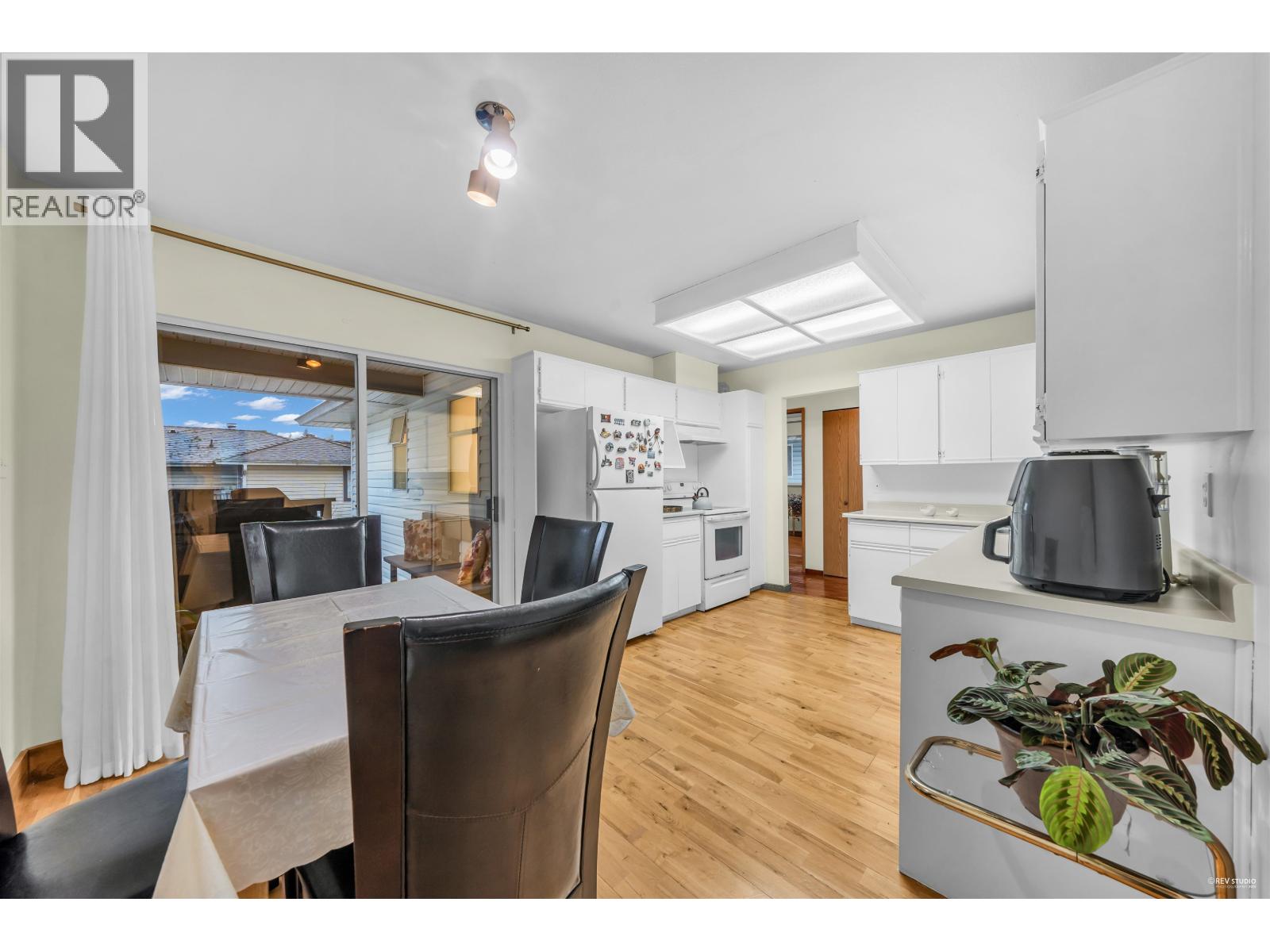 1382 SUTHERLAND AVENUE, Port Coquitlam