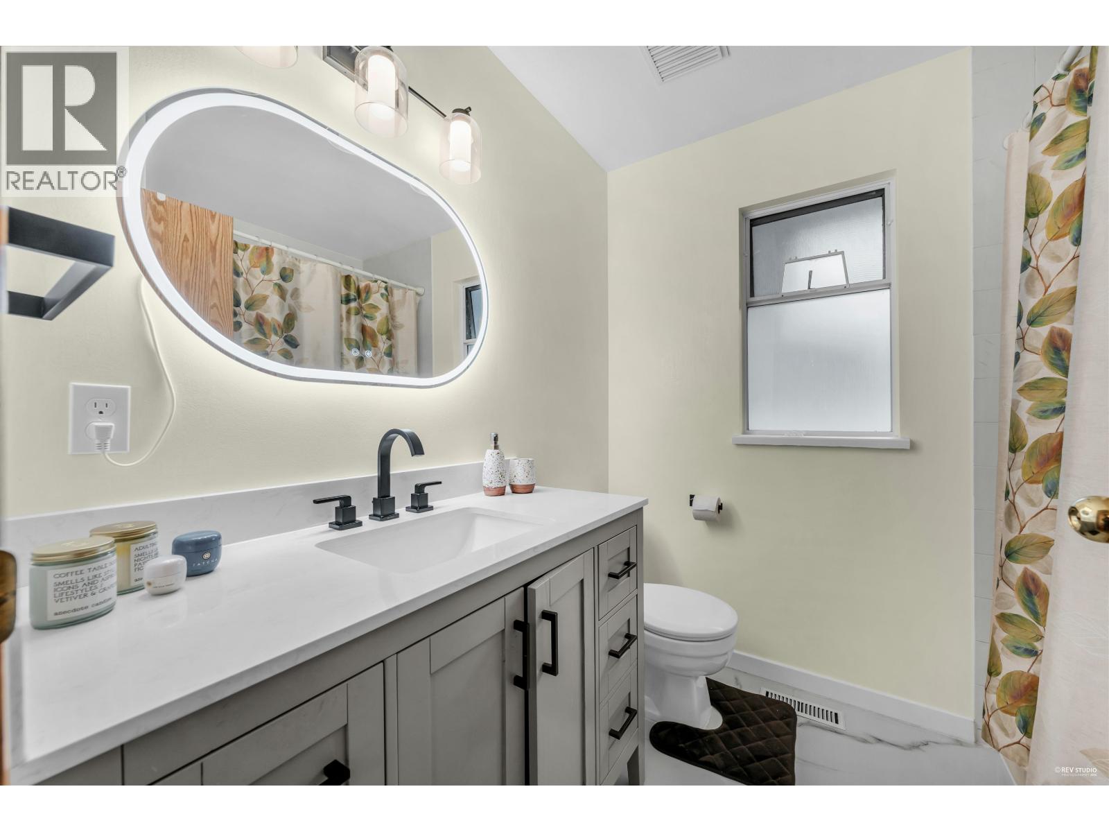 1382 SUTHERLAND AVENUE, Port Coquitlam