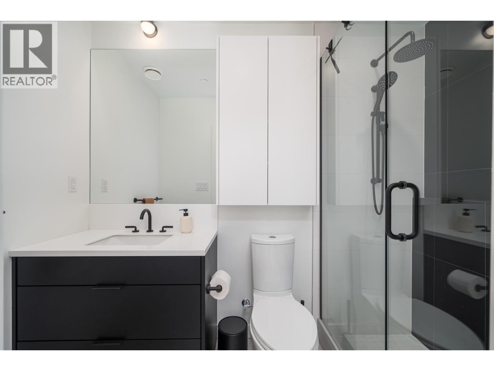 228 650 E 2ND STREET, North Vancouver