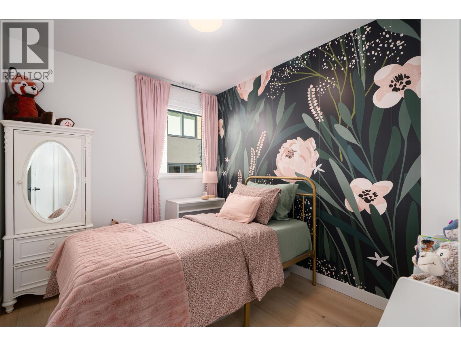 228 650 E 2ND STREET, North Vancouver