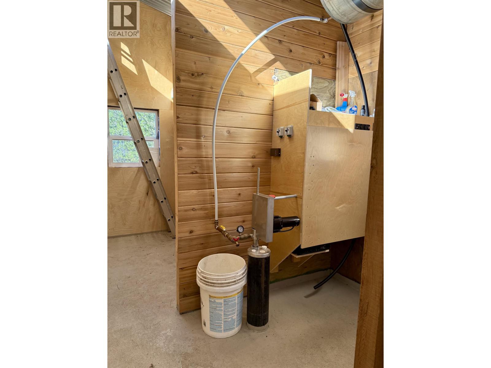 7831 WATCH LAKE ROAD - 23