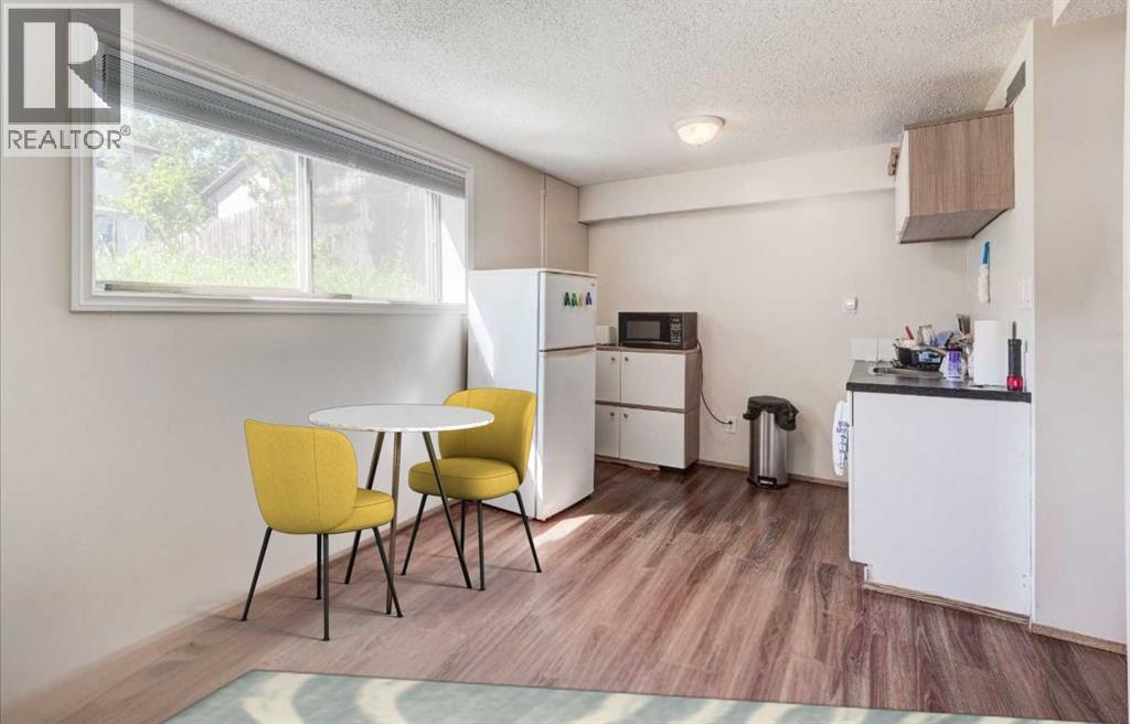 Single Family House Bi-level for Sale in  Fonda Drive SE Forest Heights Calgary 