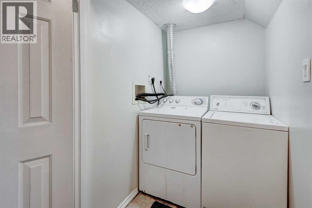 Single Family House Bi-level for Sale in  Fonda Drive SE Forest Heights Calgary 