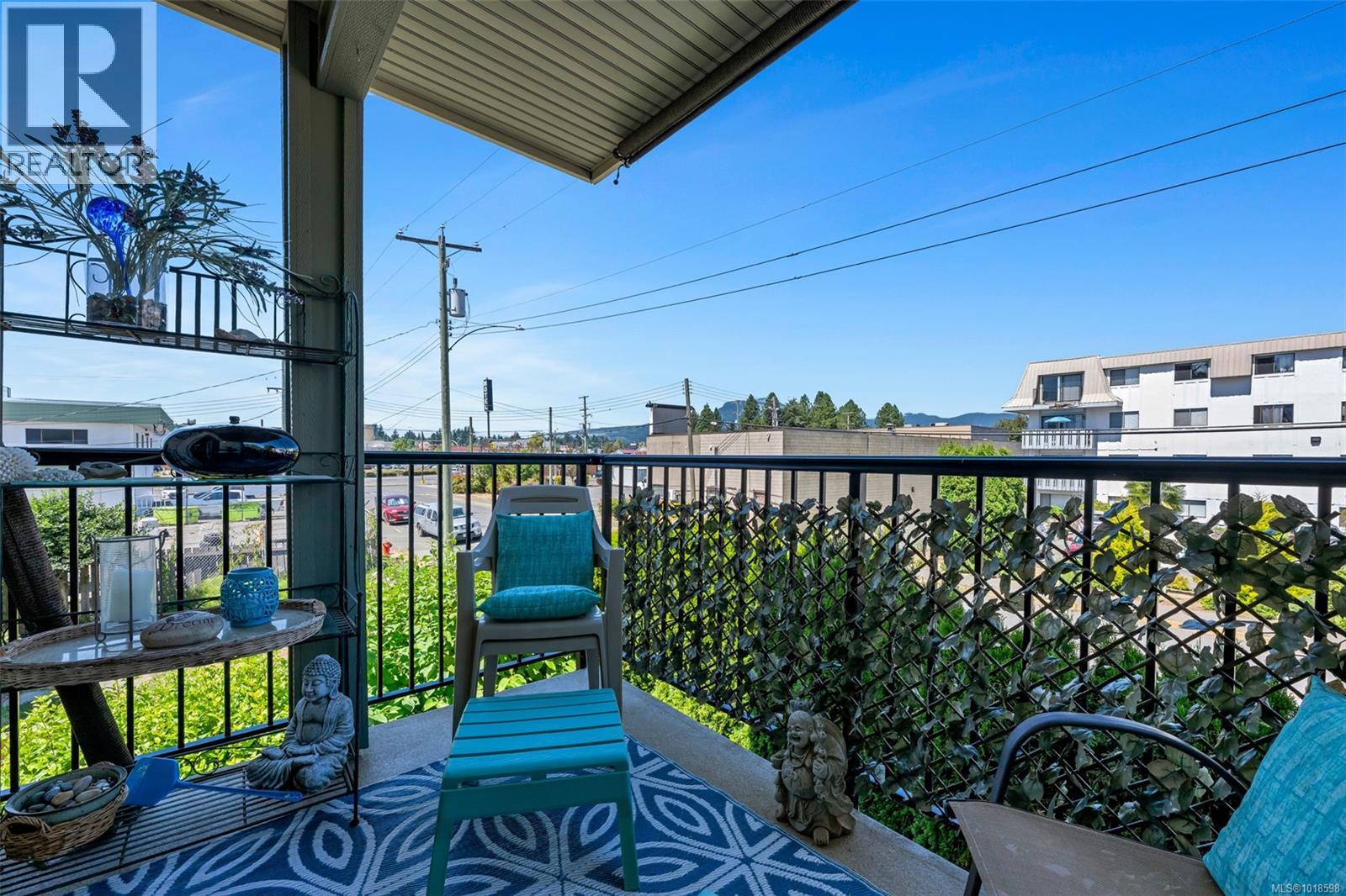 207 2568 Dingwall St, Duncan