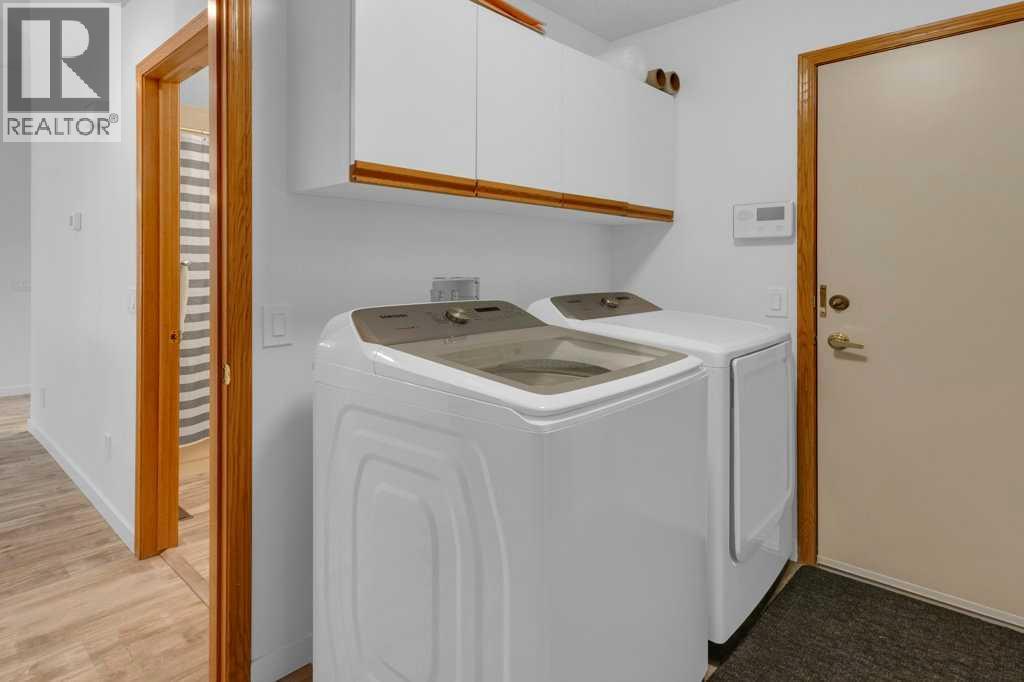 Single Family House for Sale in  Edgepark Villas NW Edgemont Calgary 