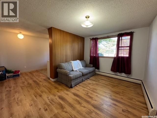 Multi-family House Low rise for Sale in  nd AVENUE NE Swift Current 