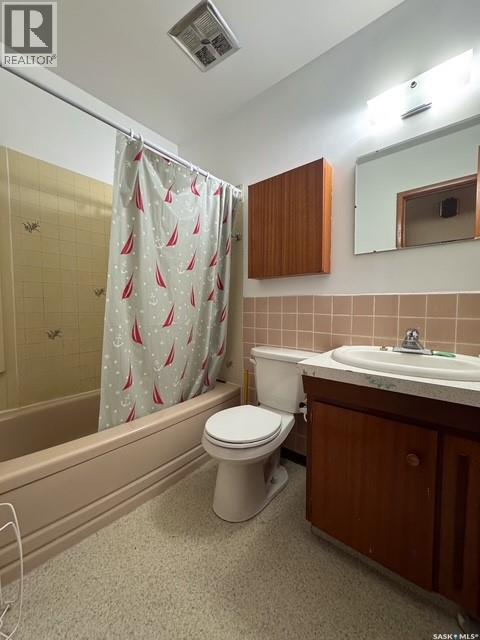 Multi-family House Low rise for Sale in  nd AVENUE NE Swift Current 