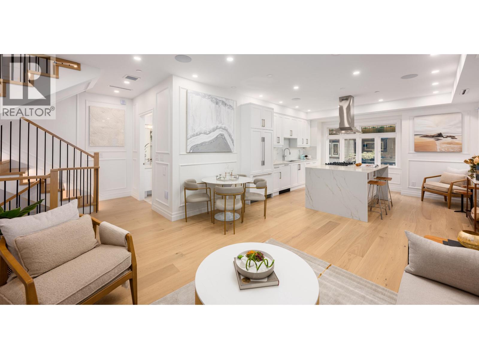 2014 W 15TH AVENUE, Vancouver