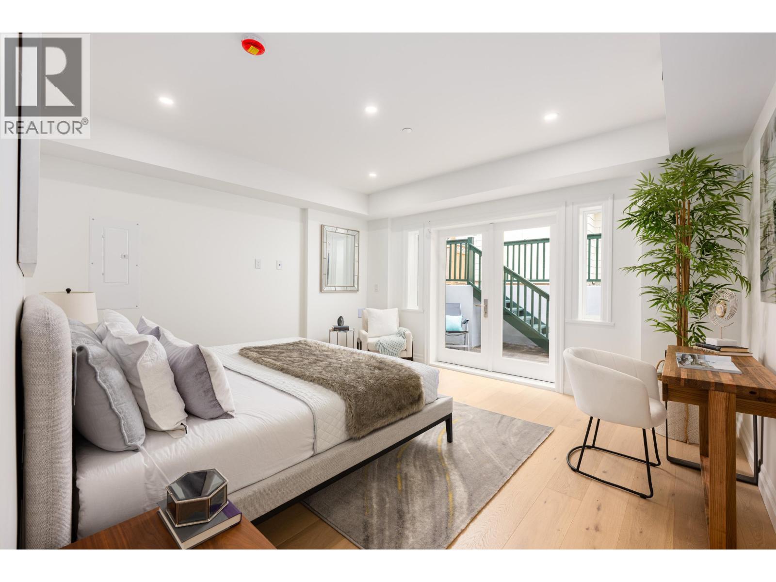 2014 W 15TH AVENUE, Vancouver