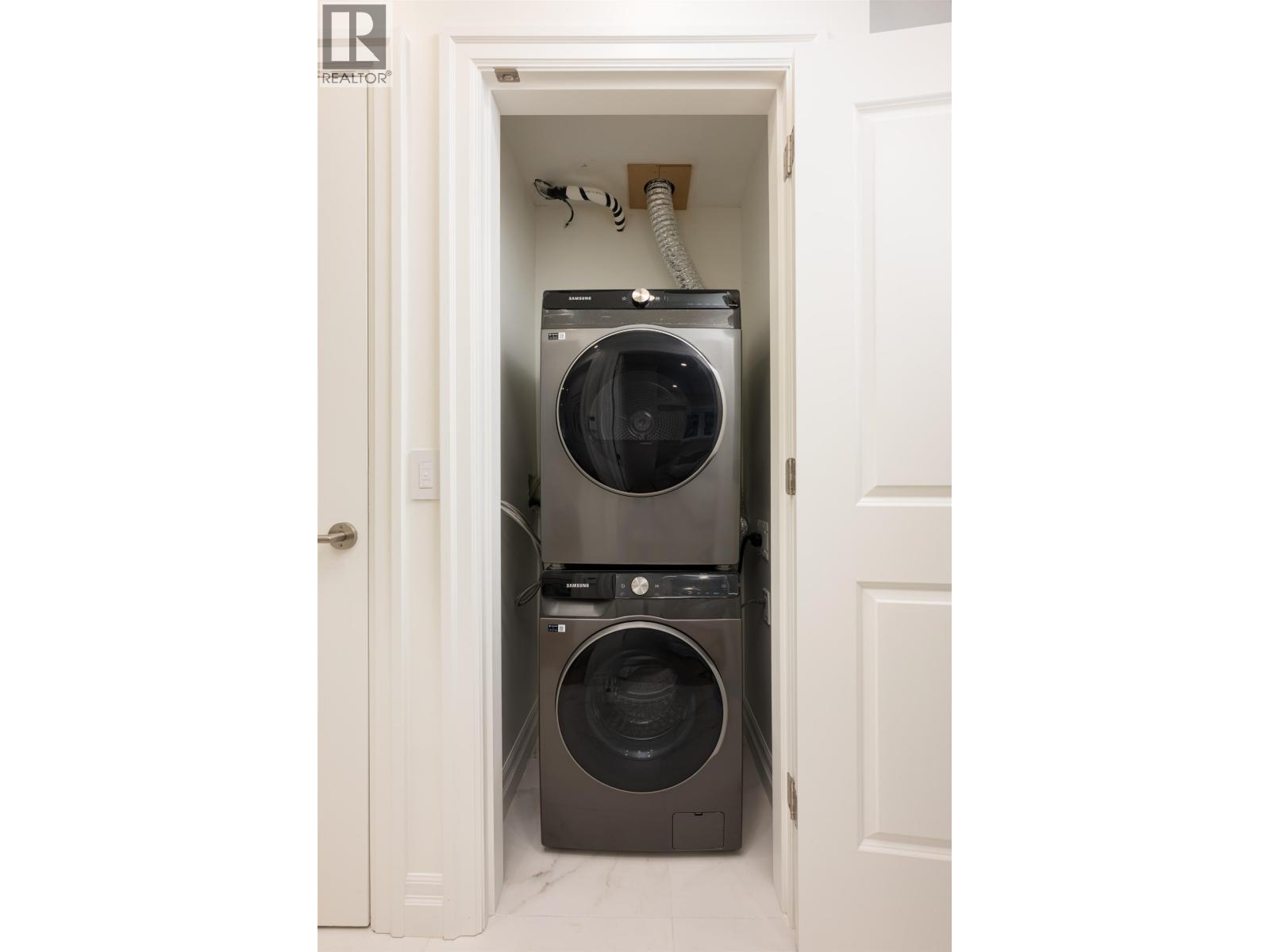 2016 W 15TH AVENUE, Vancouver