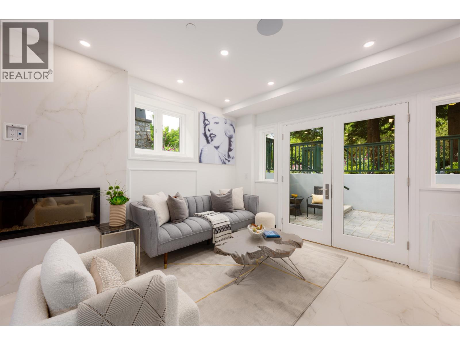 2016 W 15TH AVENUE, Vancouver