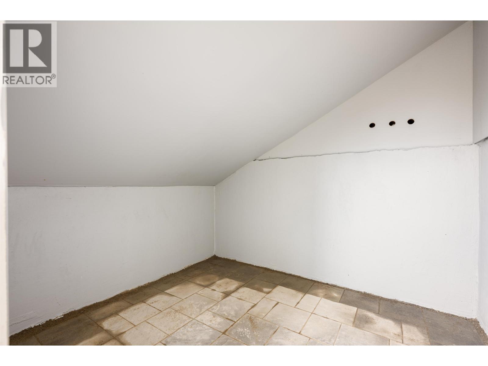 2016 W 15TH AVENUE, Vancouver