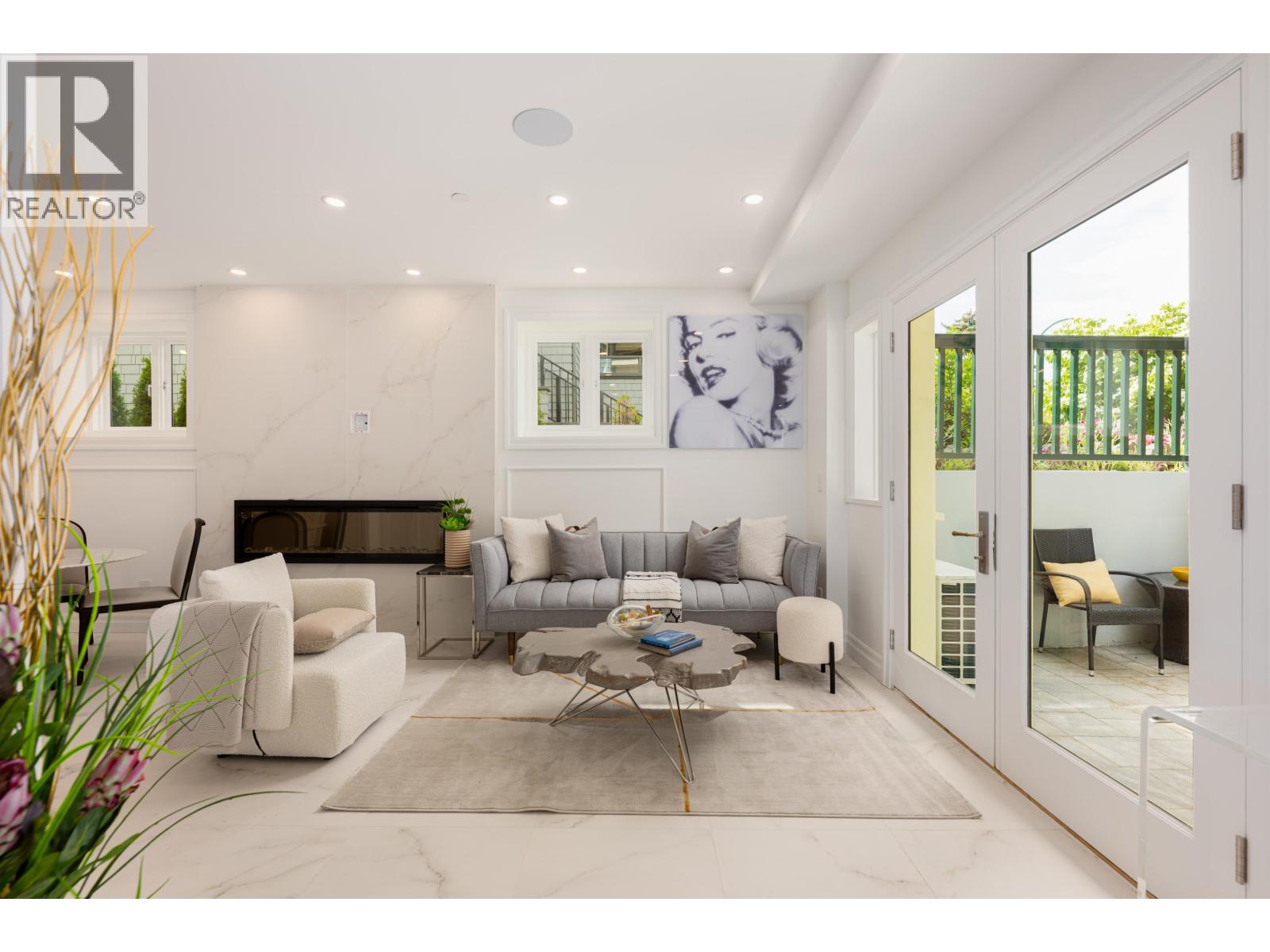 2016 W 15TH AVENUE, Vancouver