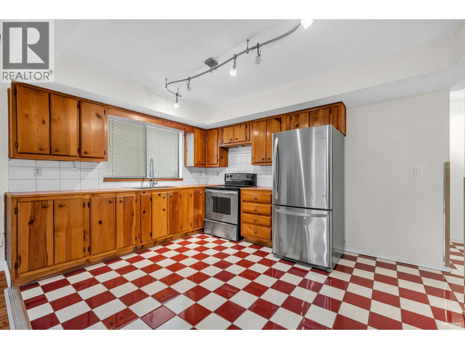 6760 LAKEVIEW AVENUE, Burnaby