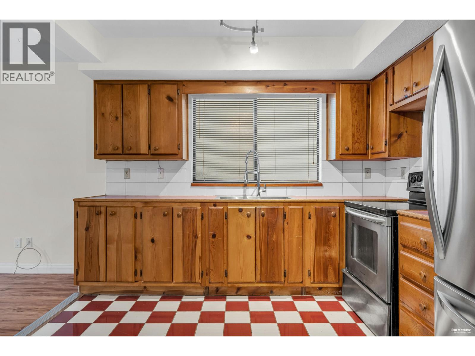 6760 LAKEVIEW AVENUE, Burnaby