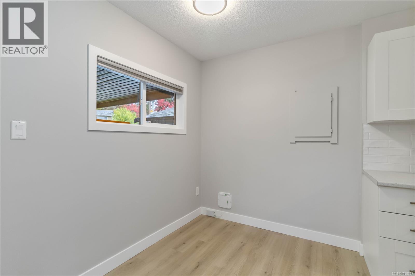 7004 Wallace Dr, Central Saanich