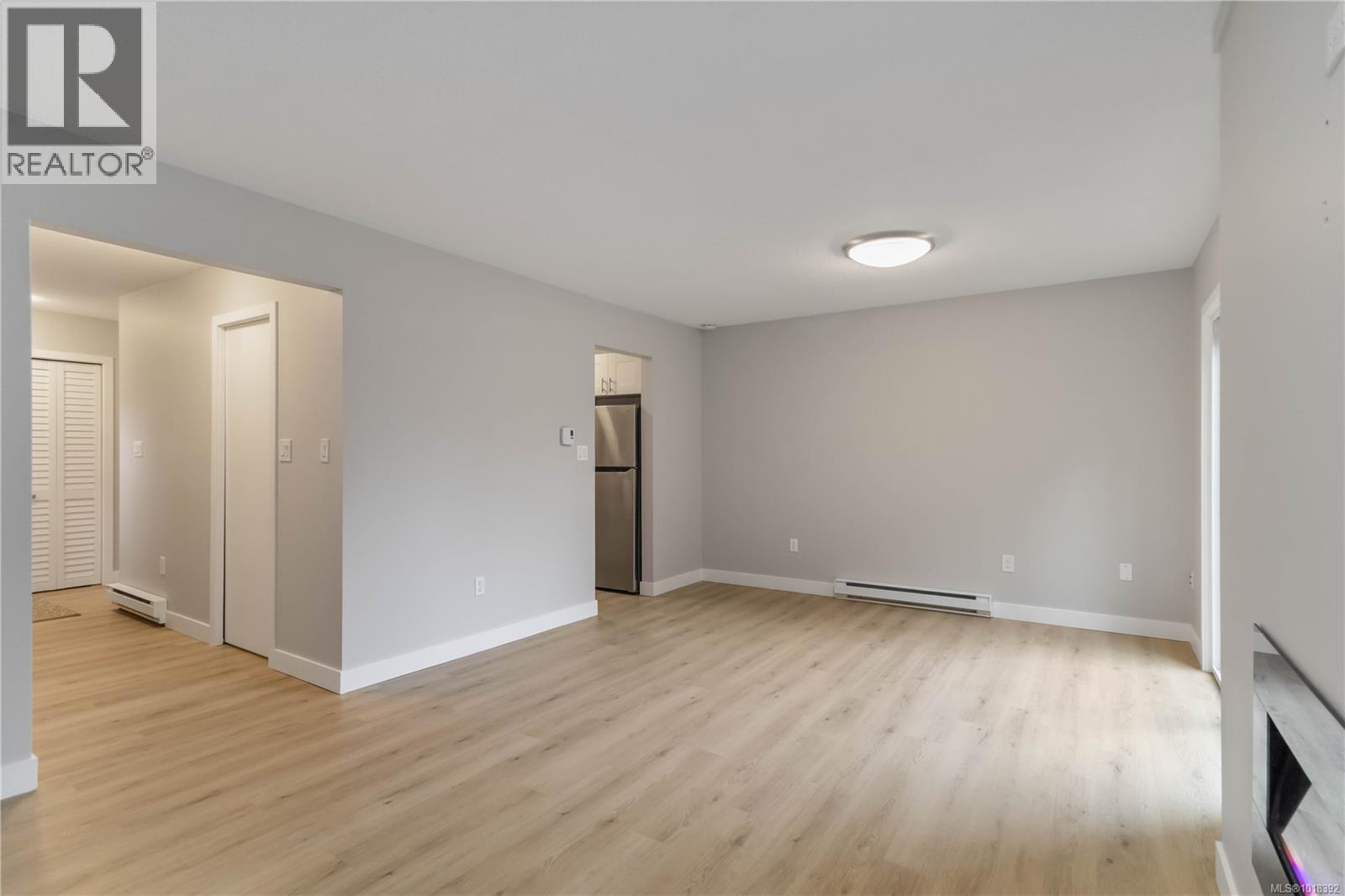 7004 Wallace Dr, Central Saanich