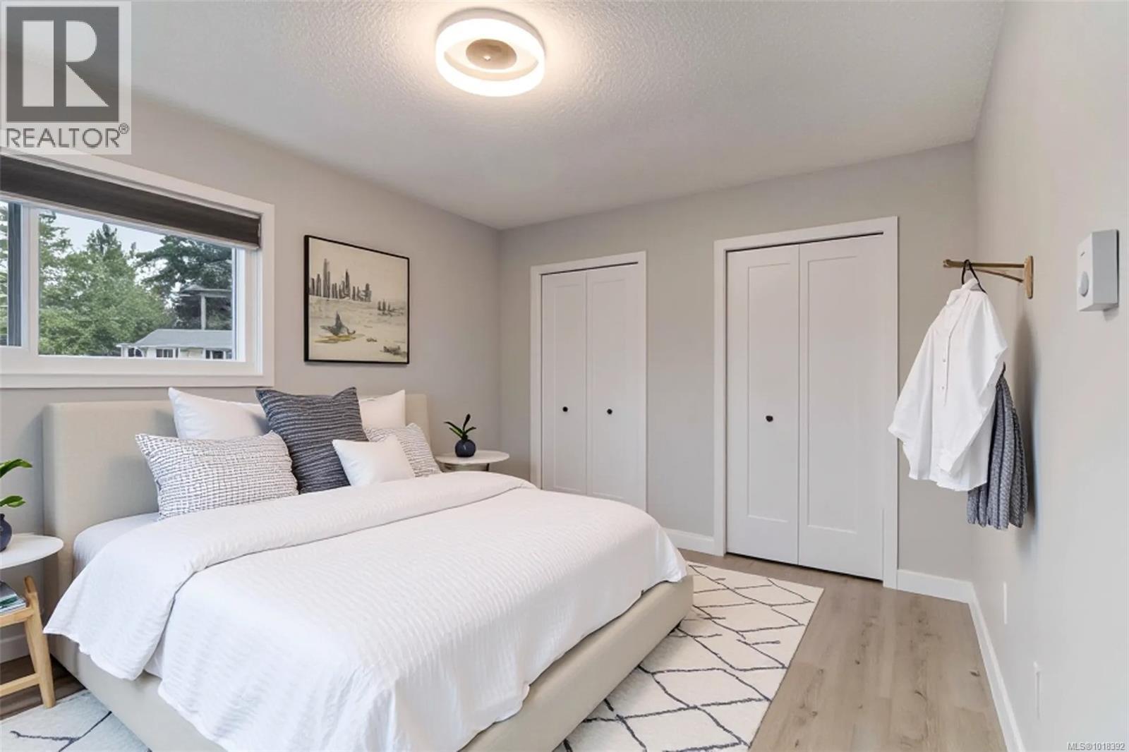 7004 Wallace Dr, Central Saanich