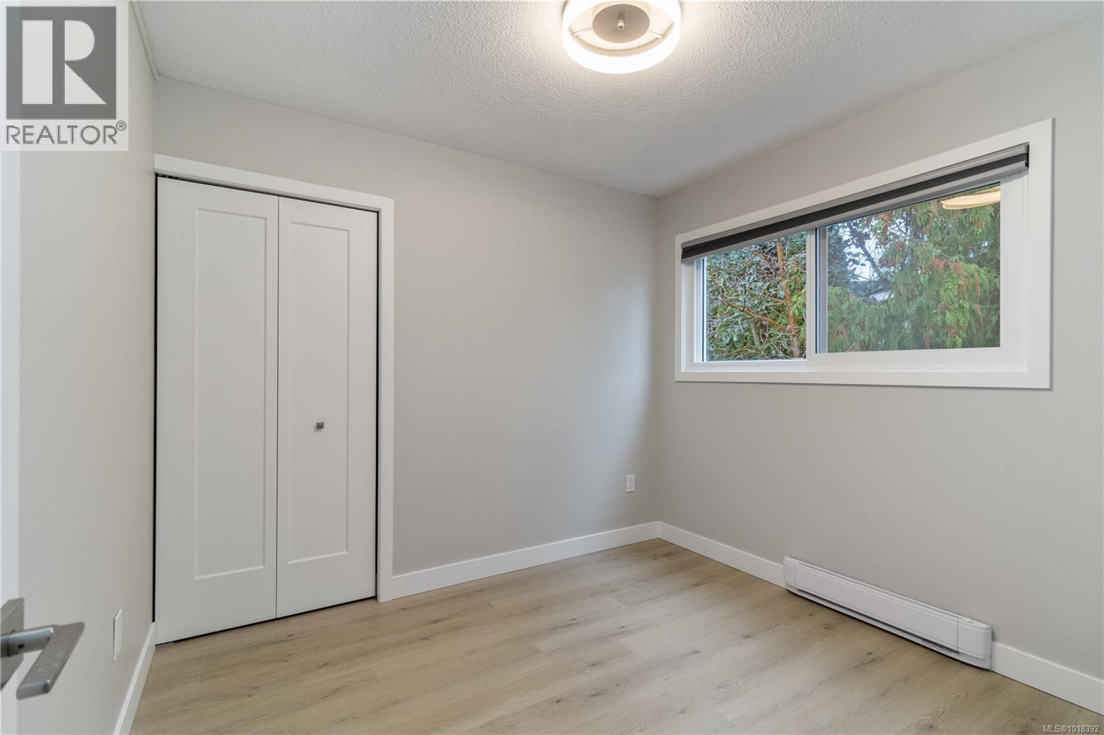 7004 Wallace Dr, Central Saanich