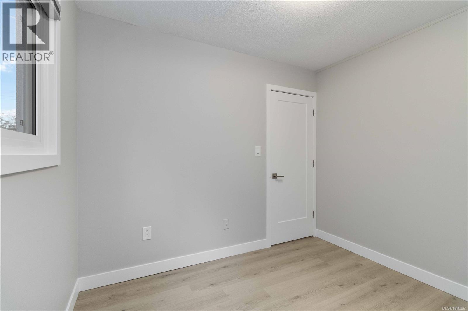 7004 Wallace Dr, Central Saanich