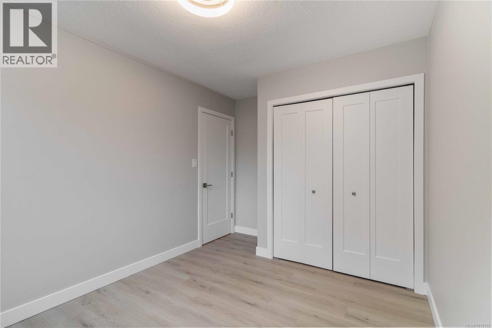 7004 Wallace Dr, Central Saanich