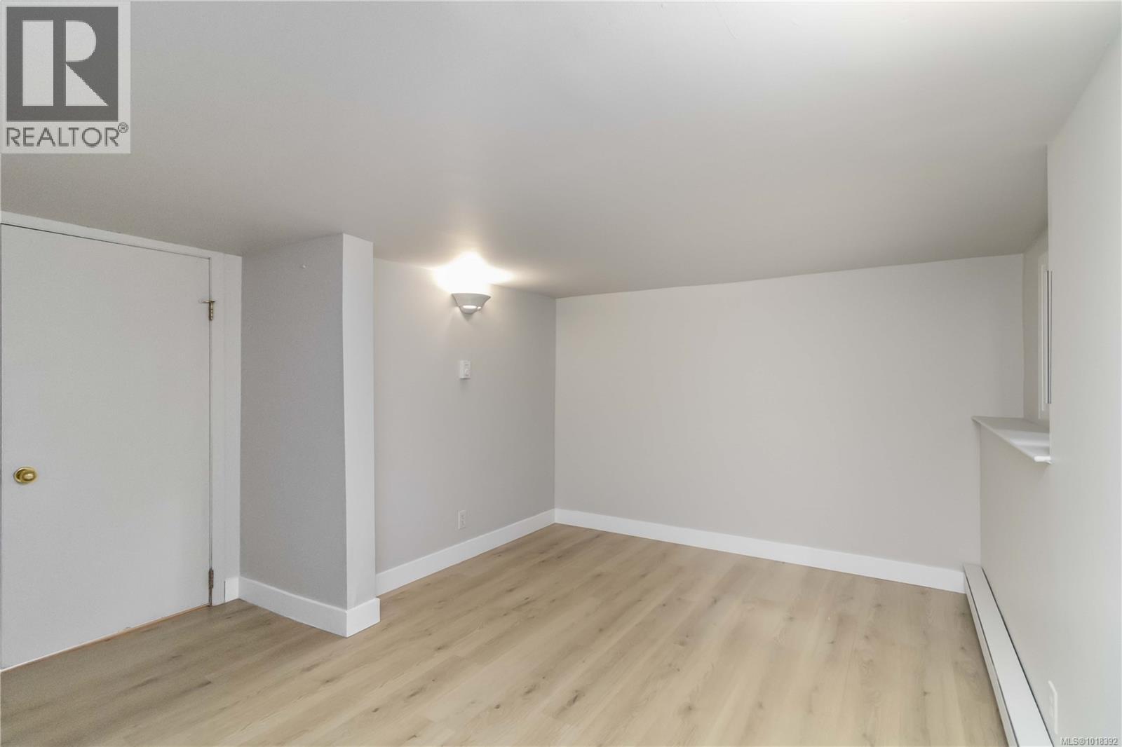 7004 Wallace Dr, Central Saanich