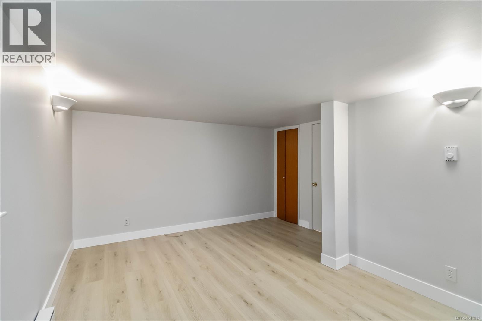 7004 Wallace Dr, Central Saanich