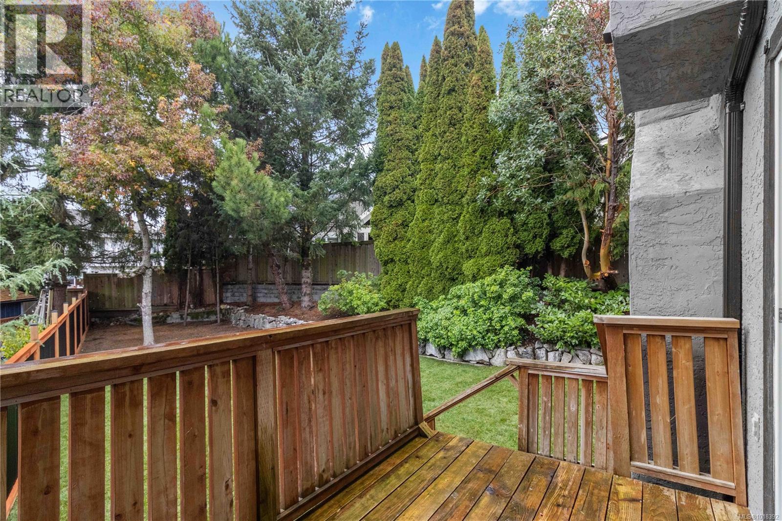 7004 Wallace Dr, Central Saanich