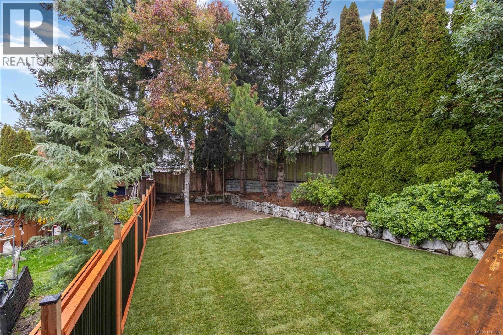 7004 Wallace Dr, Central Saanich