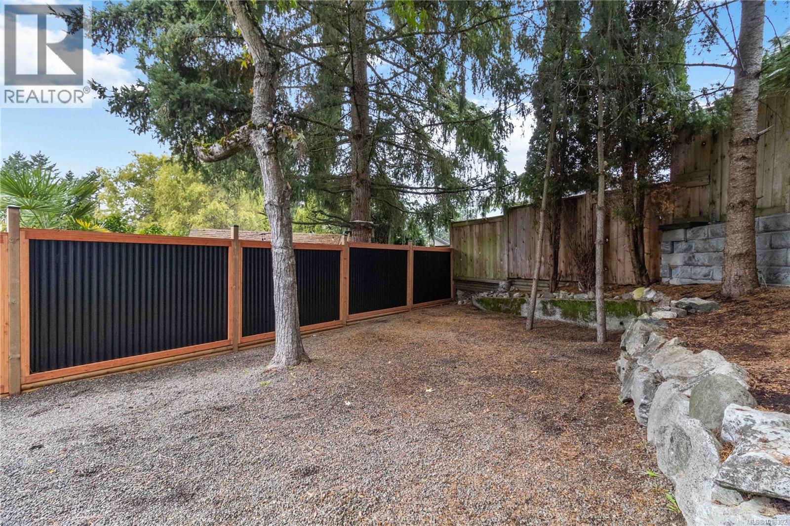 7004 Wallace Dr, Central Saanich