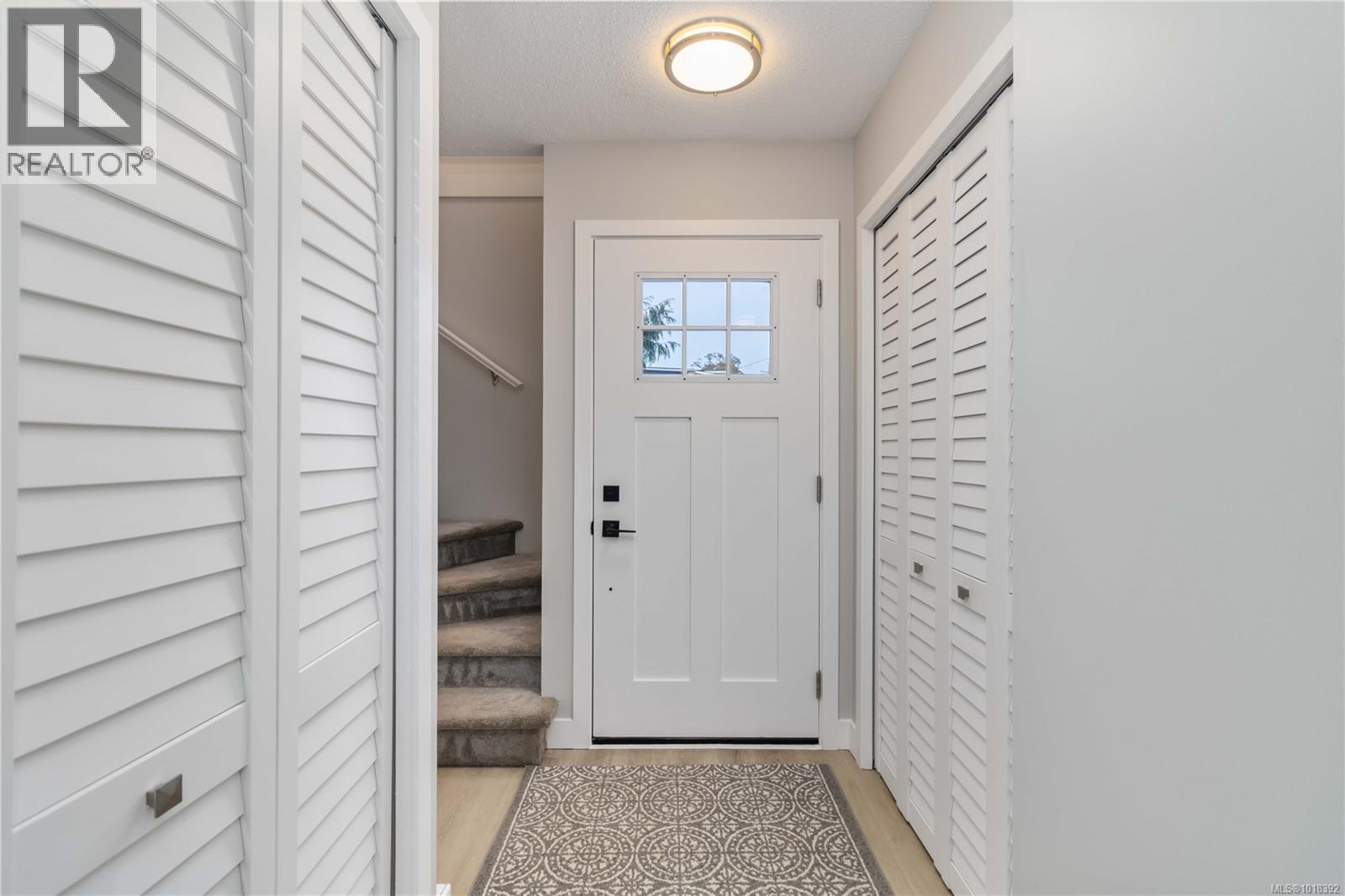 7004 Wallace Dr, Central Saanich