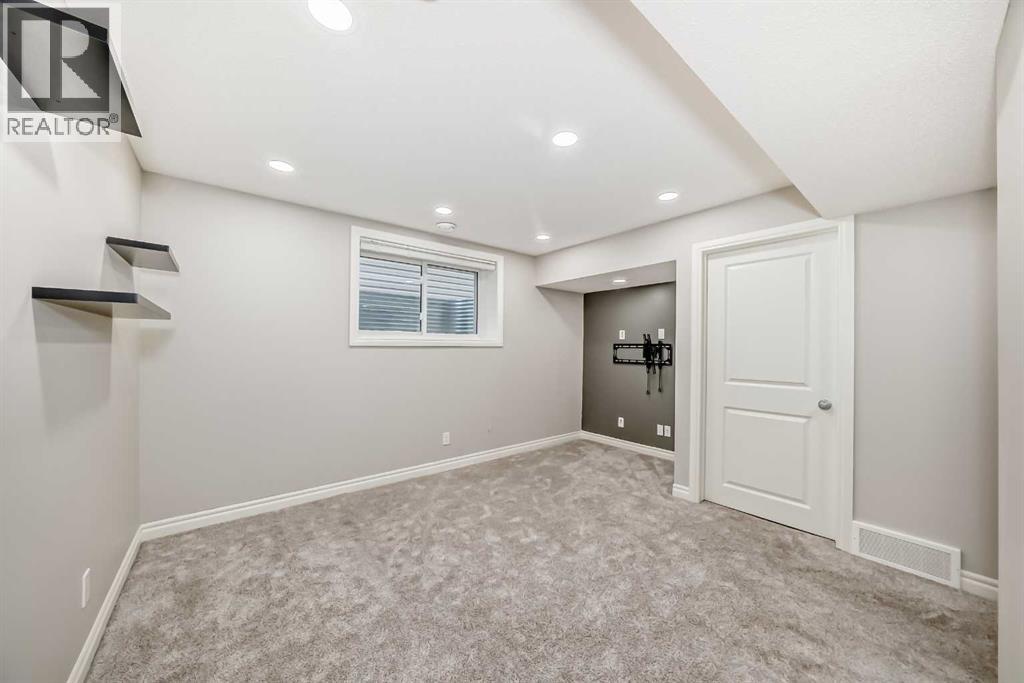 Single Family House for Sale in  Nolanfield Heights NW Nolan Hill Calgary 