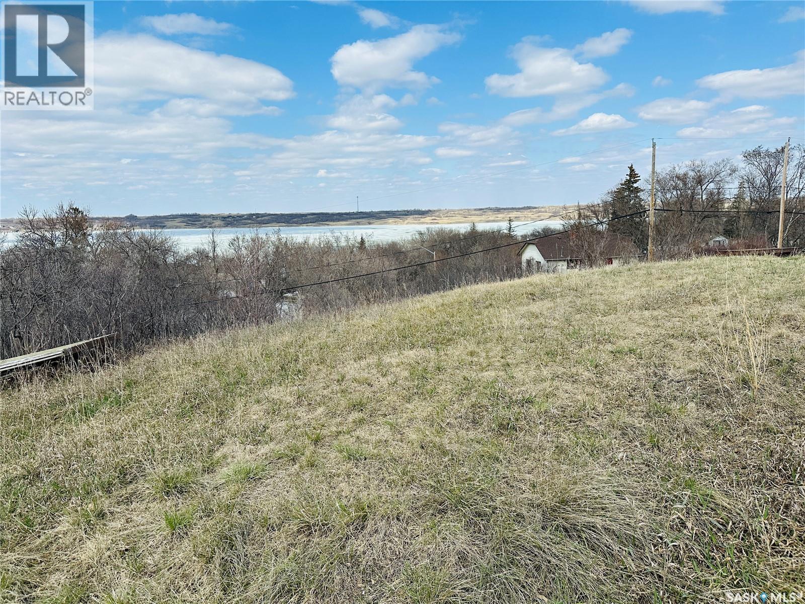 338 Green AVENUE - Photo 3 of 6, Regina Beach, Saskatchewan