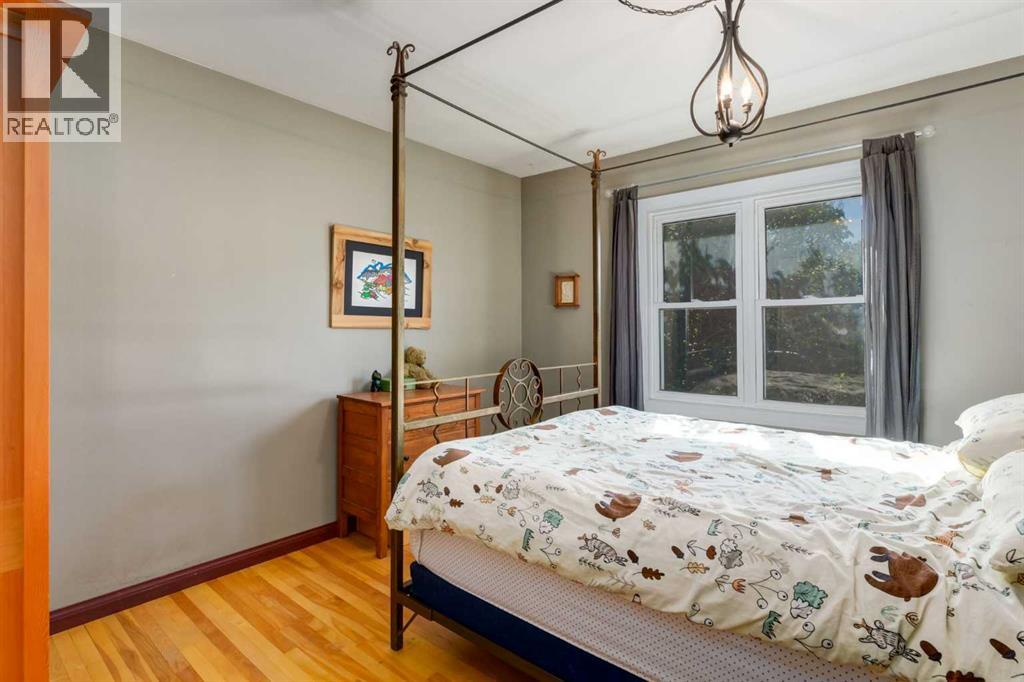 Single Family House Bungalow for Sale in   Avenue NE Tuxedo Park Calgary 