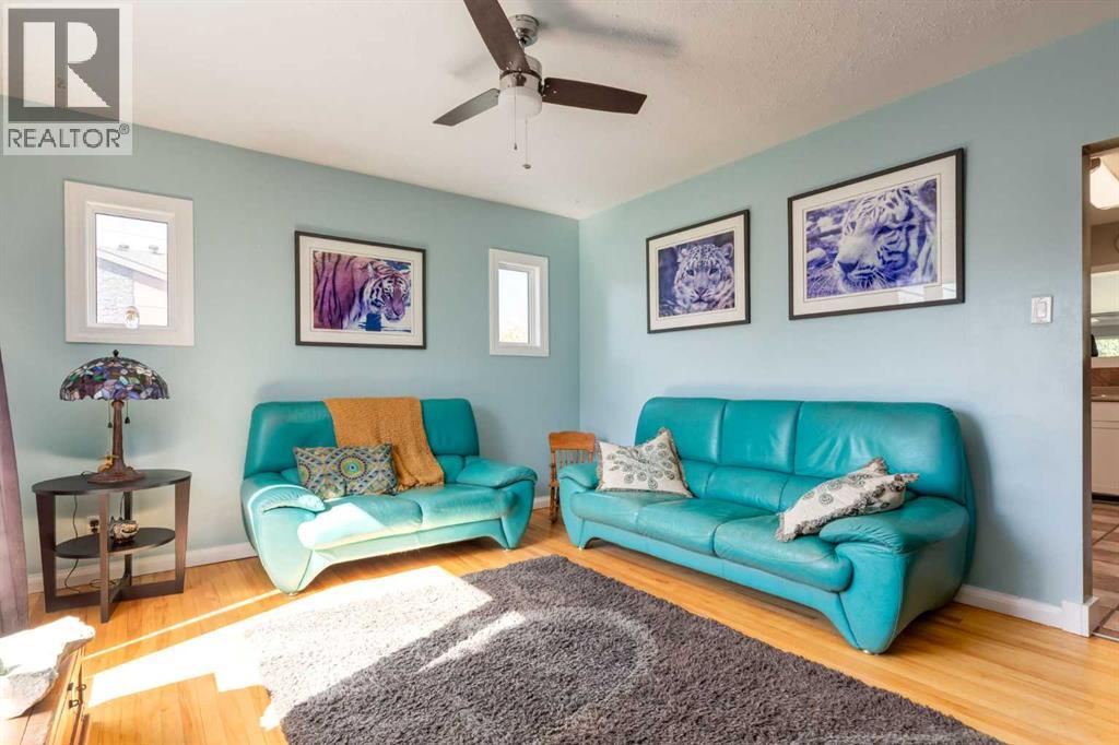 Single Family House Bungalow for Sale in   Avenue NE Tuxedo Park Calgary 