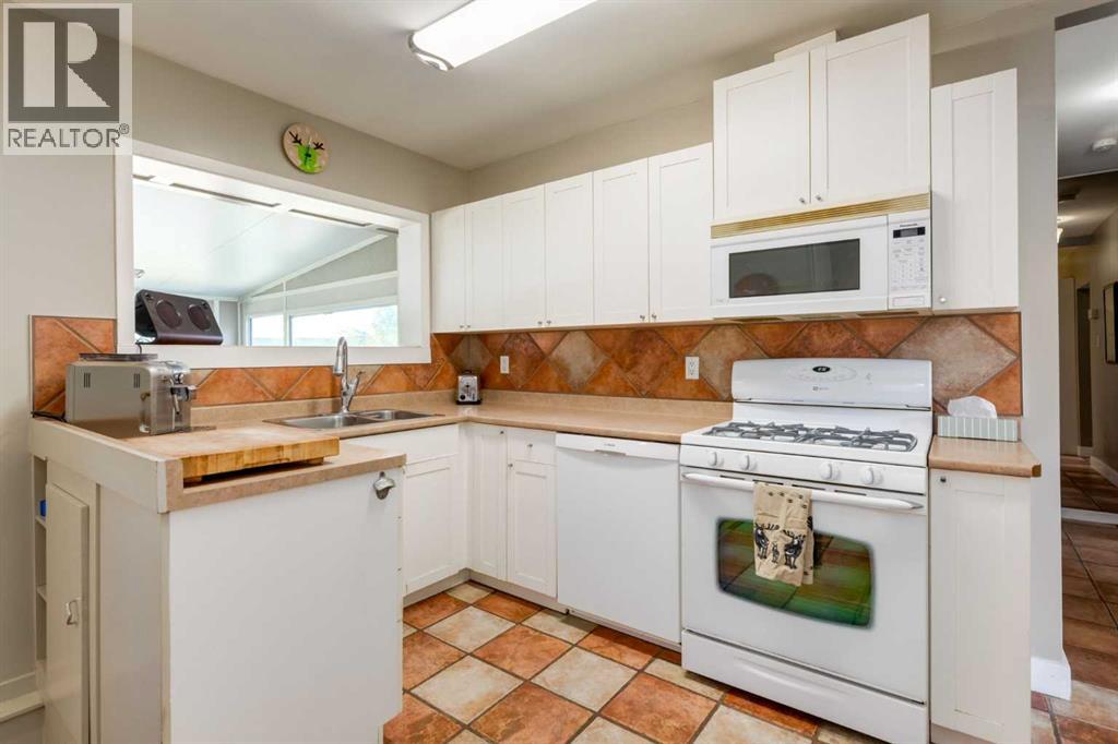 Single Family House Bungalow for Sale in   Avenue NE Tuxedo Park Calgary 