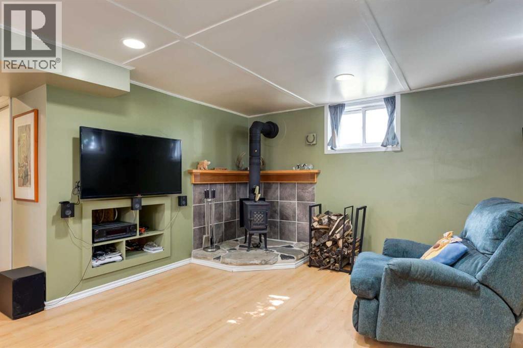 Single Family House Bungalow for Sale in   Avenue NE Tuxedo Park Calgary 