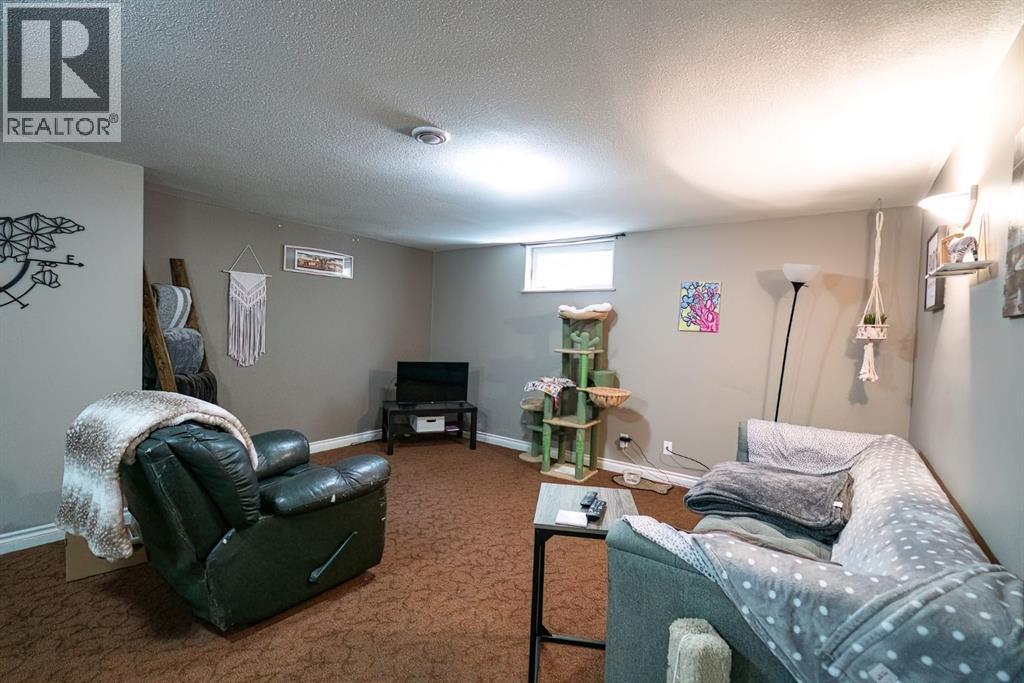 Single Family House Bungalow for Sale in  Montclare Avenue Mount Pleasant Camrose 