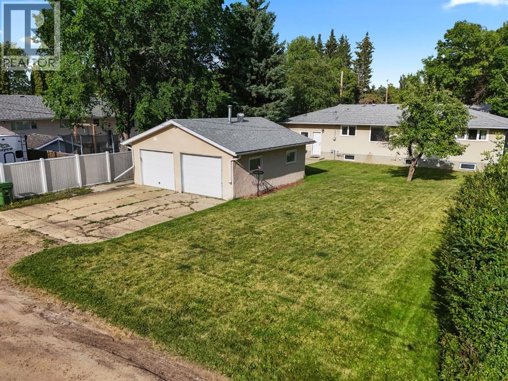 Single Family House Bungalow for Sale in  Montclare Avenue Mount Pleasant Camrose 