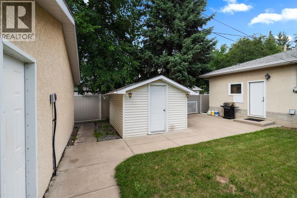 Single Family House Bungalow for Sale in  Montclare Avenue Mount Pleasant Camrose 