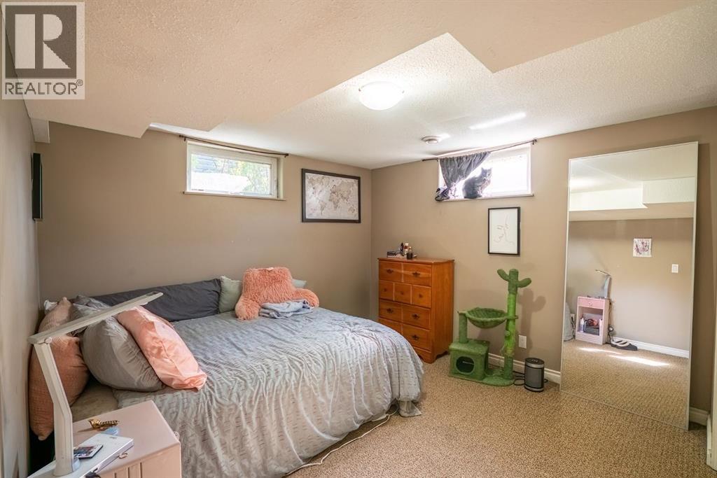 Single Family House Bungalow for Sale in  Montclare Avenue Mount Pleasant Camrose 