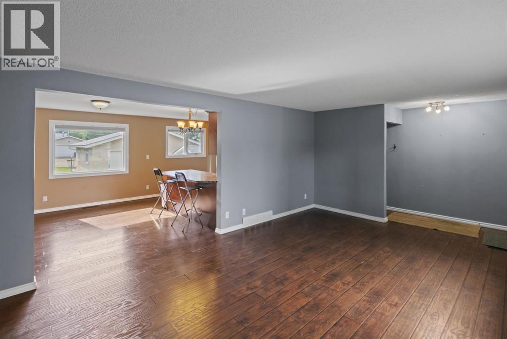 Single Family House Bungalow for Sale in  Montclare Avenue Mount Pleasant Camrose 