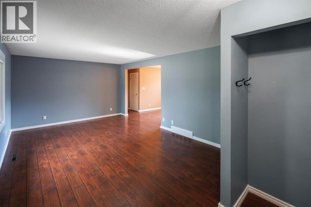 Single Family House Bungalow for Sale in  Montclare Avenue Mount Pleasant Camrose 