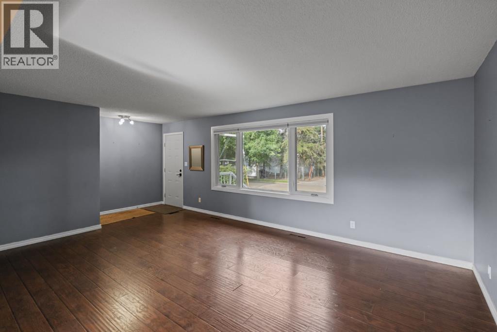 Single Family House Bungalow for Sale in  Montclare Avenue Mount Pleasant Camrose 