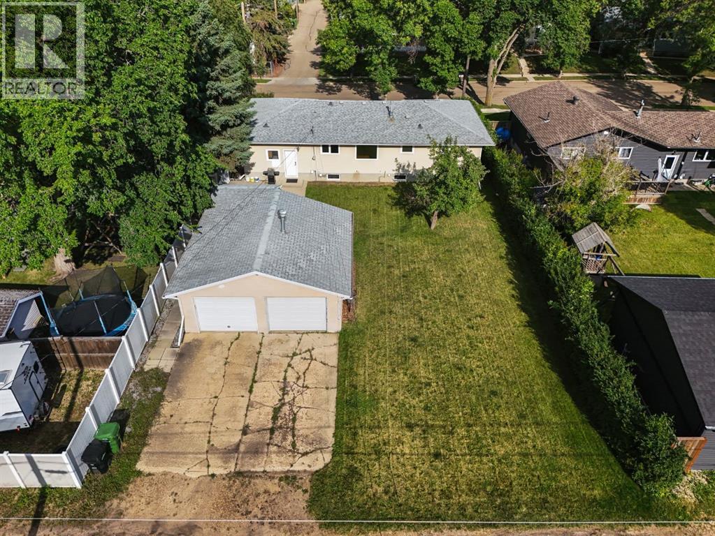 Single Family House Bungalow for Sale in  Montclare Avenue Mount Pleasant Camrose 