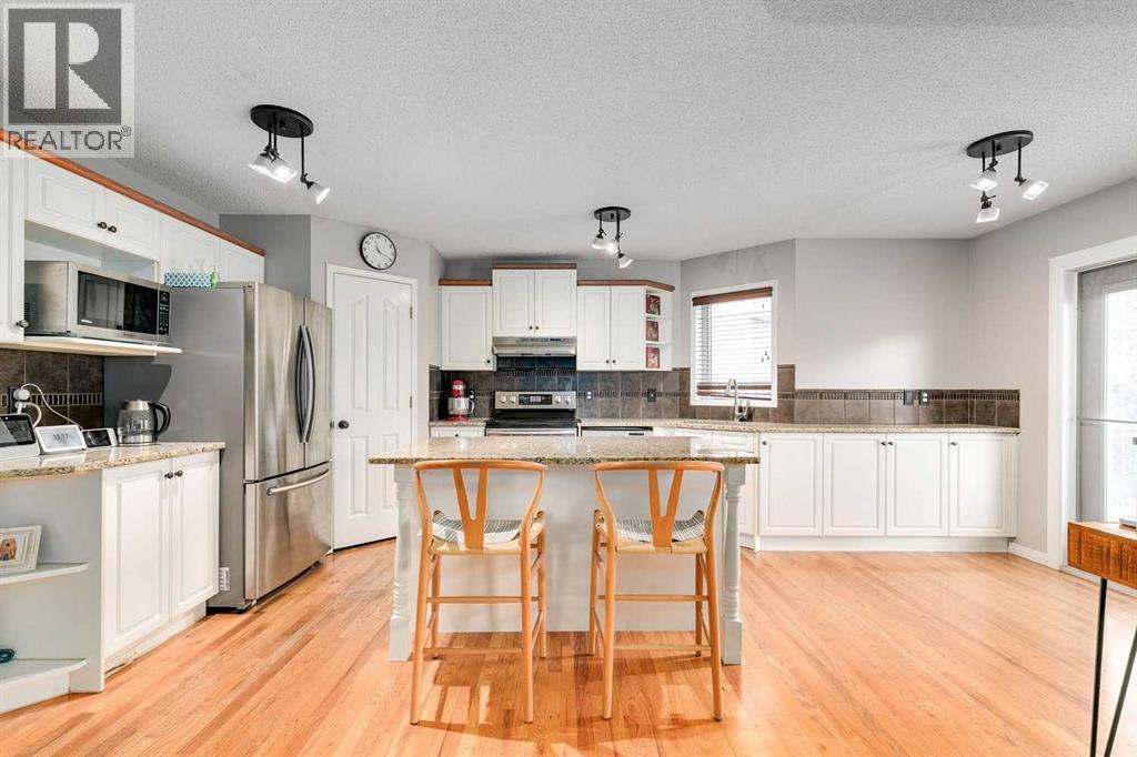 Single Family House for Sale in  Douglas Woods Gardens SE Douglasdale/Glen Calgary 