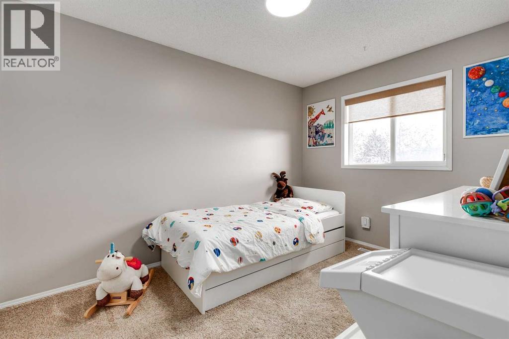 Single Family House for Sale in  Douglas Woods Gardens SE Douglasdale/Glen Calgary 